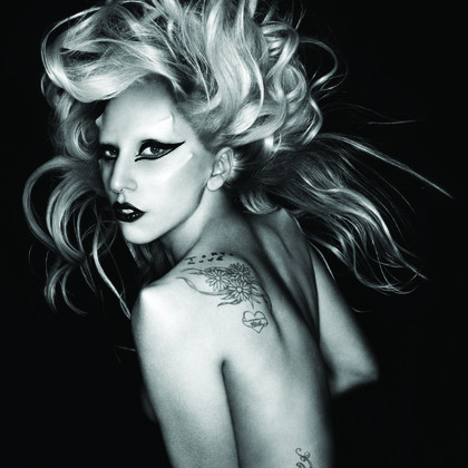 wenn musik zur nebensache wird - "Born This Way Ball" Konzertkritik: Lady Gaga live in der o2 World in Berlin 
